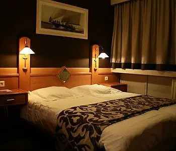 怡东c酒店 3* 米德尔克尔克